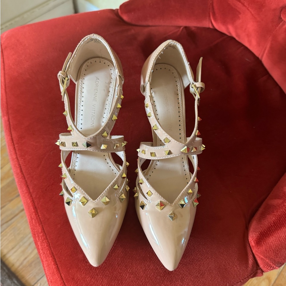 Adrienne Vittadini Cream Gold Studded Heels